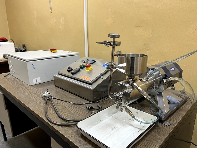 Wet milling equipment for Titanium Diboride based powders